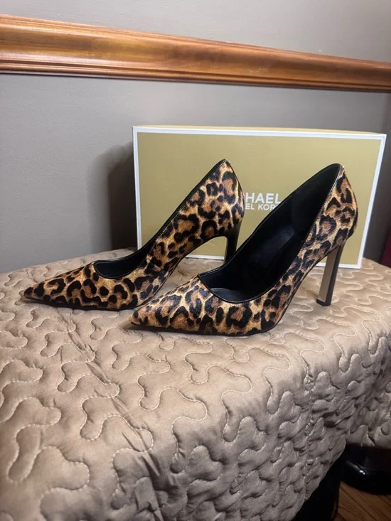 Michael Kors Leopard Print Pointed-Toe Pumps - Brown/Black size 9.5 - Picture 1 of 7